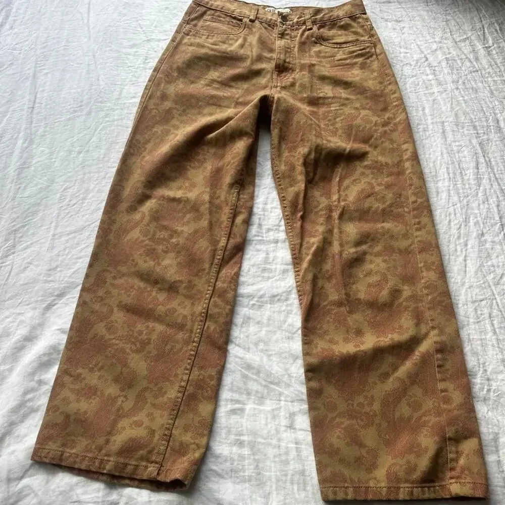 Brown tan paisley print